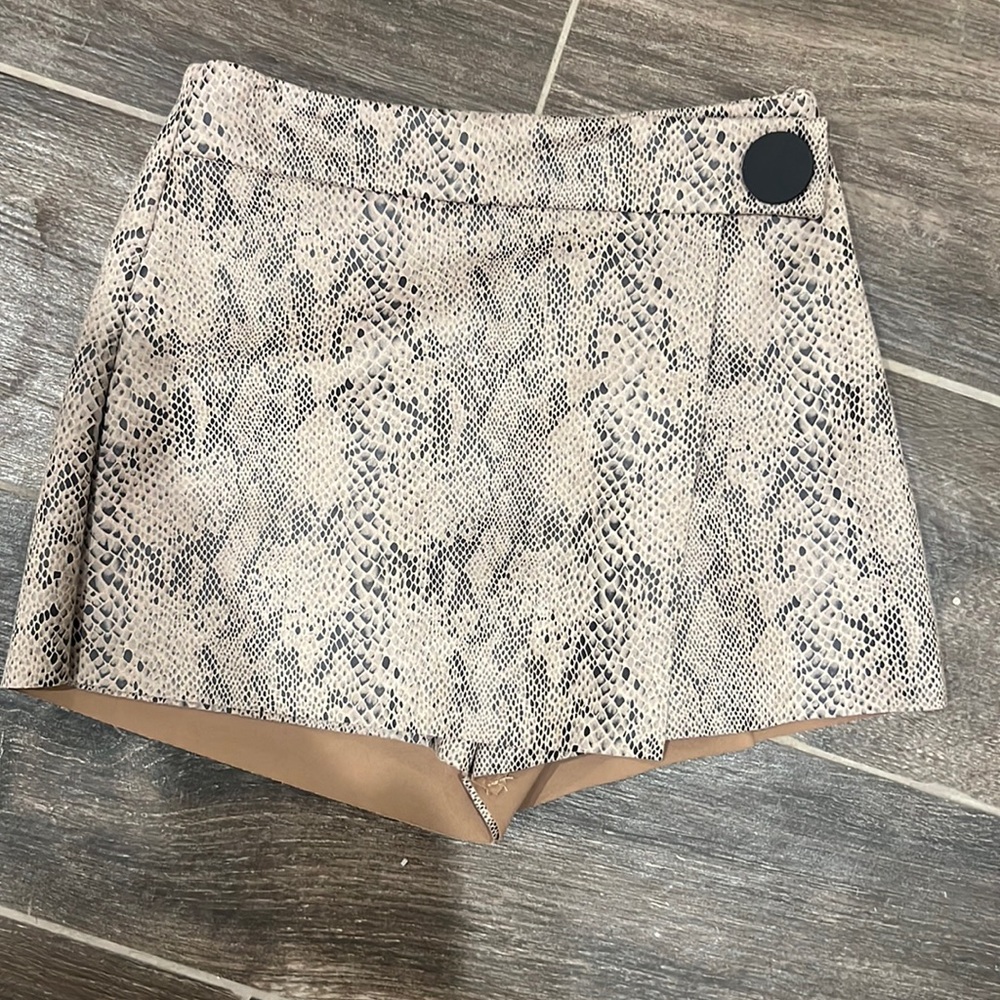 Do+Be Skort